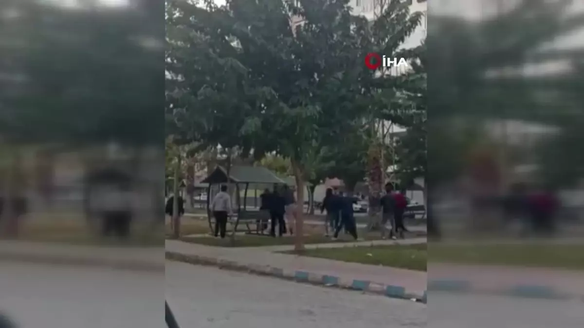 Birecik\'te Öğrenci Kavgası: 2 Yaralı