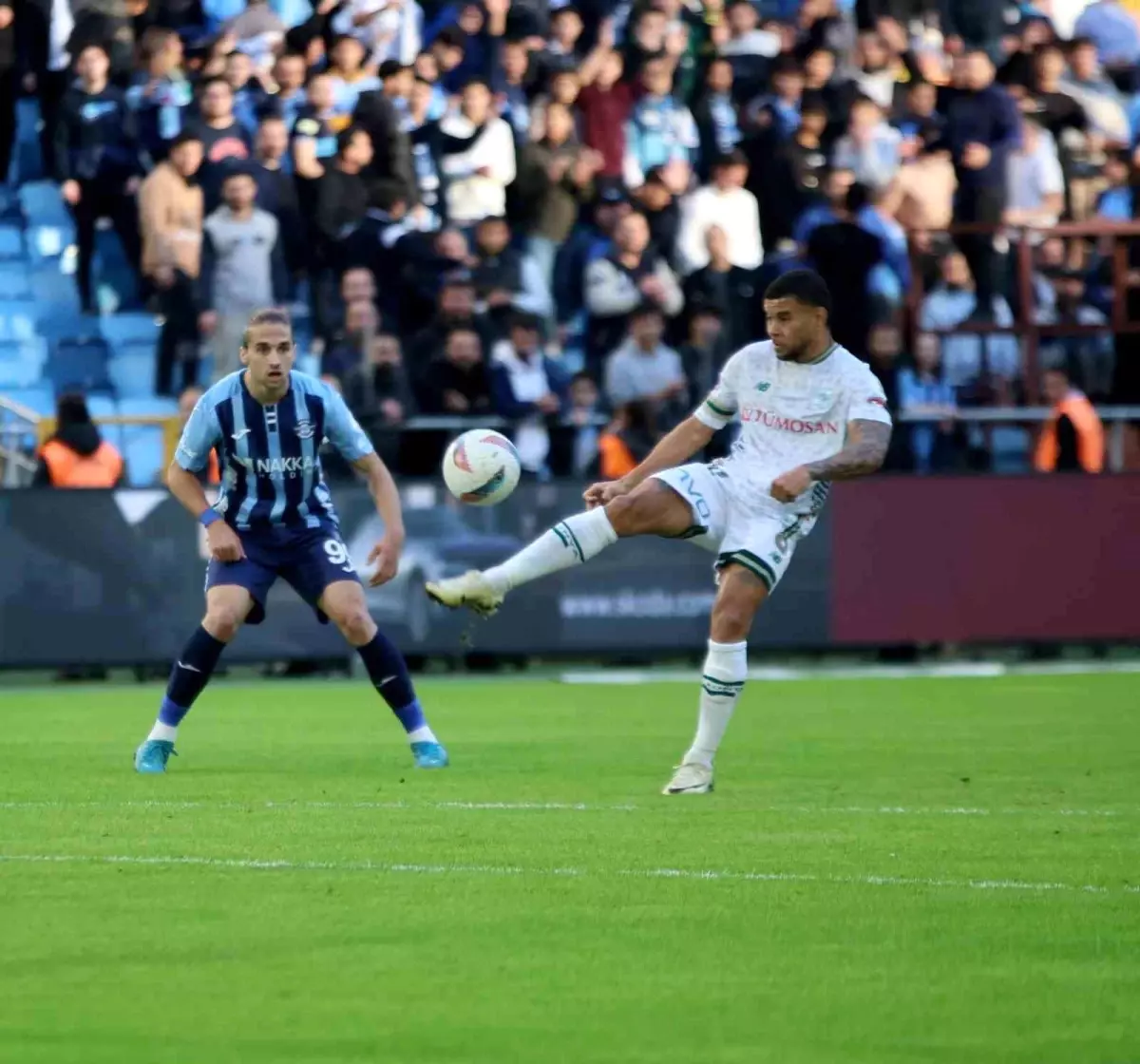 Adana Demirspor - Konyaspor Maçında İlk Yarının Sonucu: 0-0