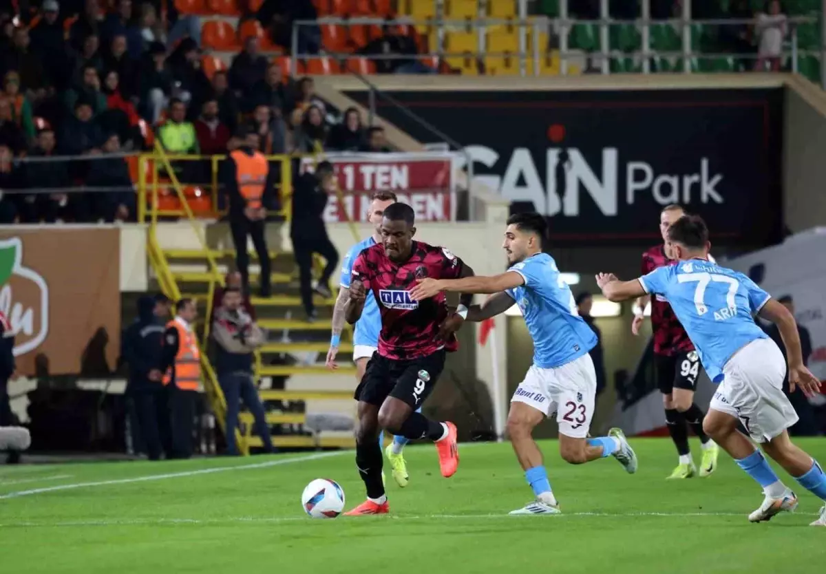 Alanyaspor ve Trabzonspor 1-1 Berabere