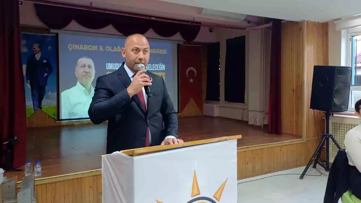 AK Parti Çınarcık İlçe Kongresi: Mehmet Özalp Yeniden Başkan Seçildi