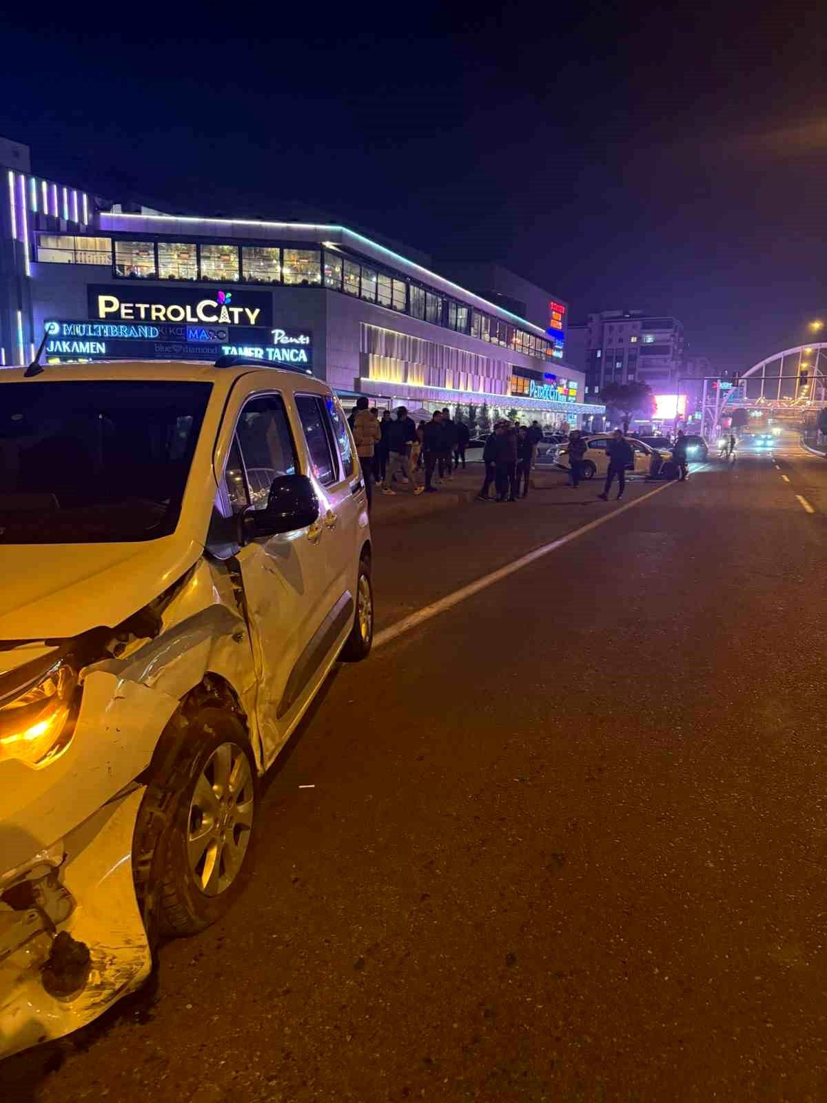 Batman\'da Trafik Kazası: 2 Yaralı