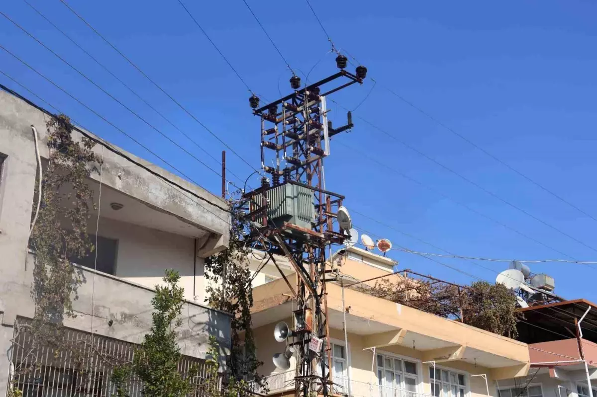 Hatay\'da Trafo Patladı, Vatandaşlar Tedirgin Oldu