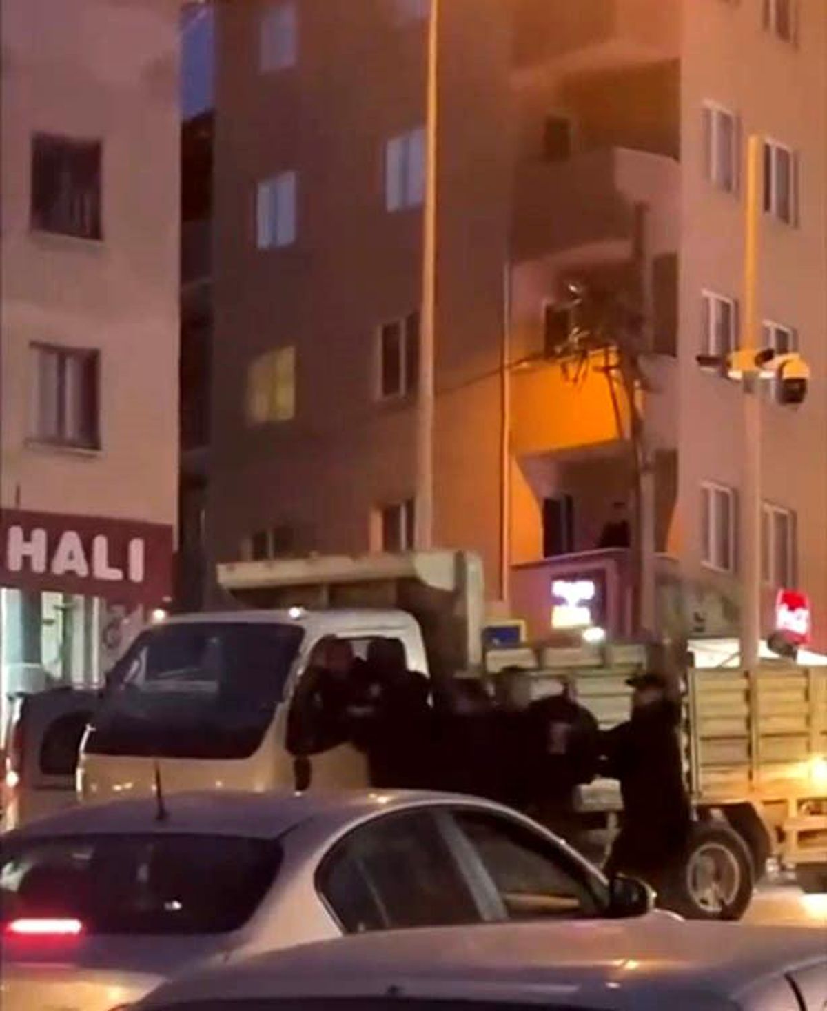 Bursa\'da Trafik Kavgası: Kamyon Şoförü Darp Edildi