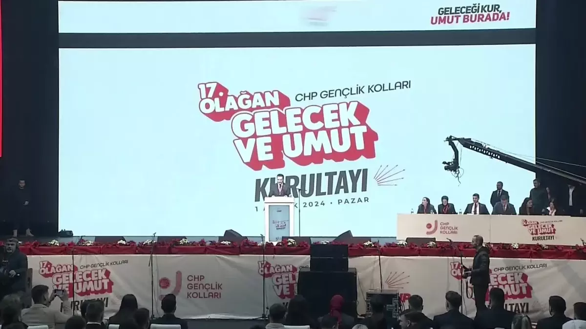 CHP 17\'nci Gençlik Kolları Kurultayı... Cem Aydın: "Zorbaların Devrine Son Verip Halkın İktidarını Kuracağız"