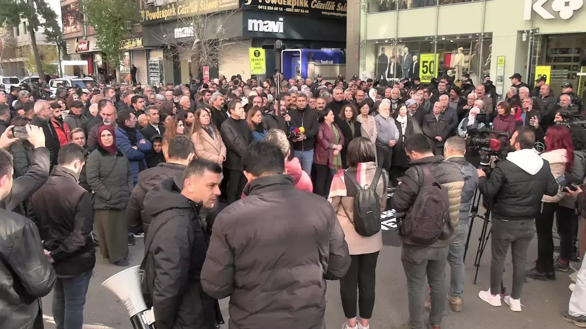 Diyarbakır\'da Kayyum Atamalarına Protesto