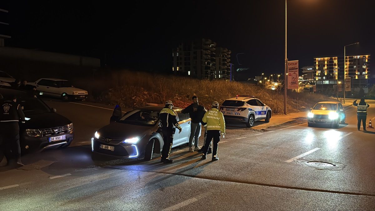 Edirne\'de polis ekipleri denetim yaptı