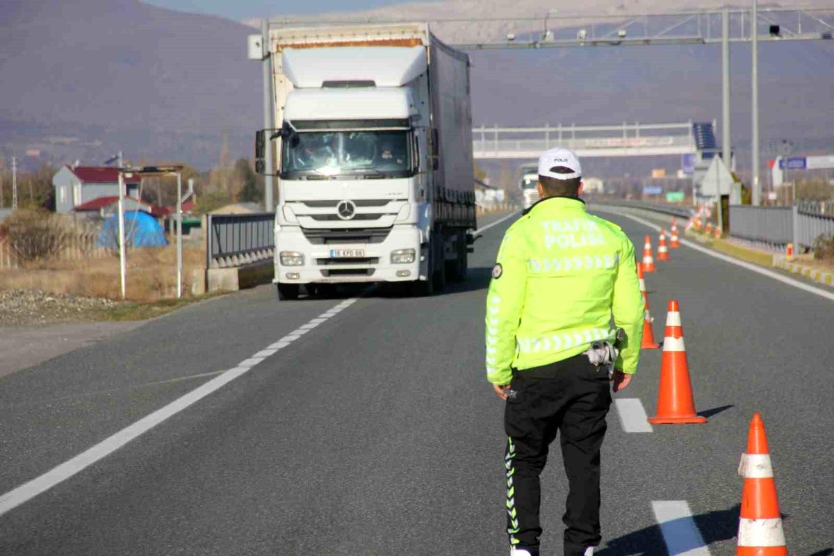 Erzincan\'da Kış Lastiği Denetimleri Başladı