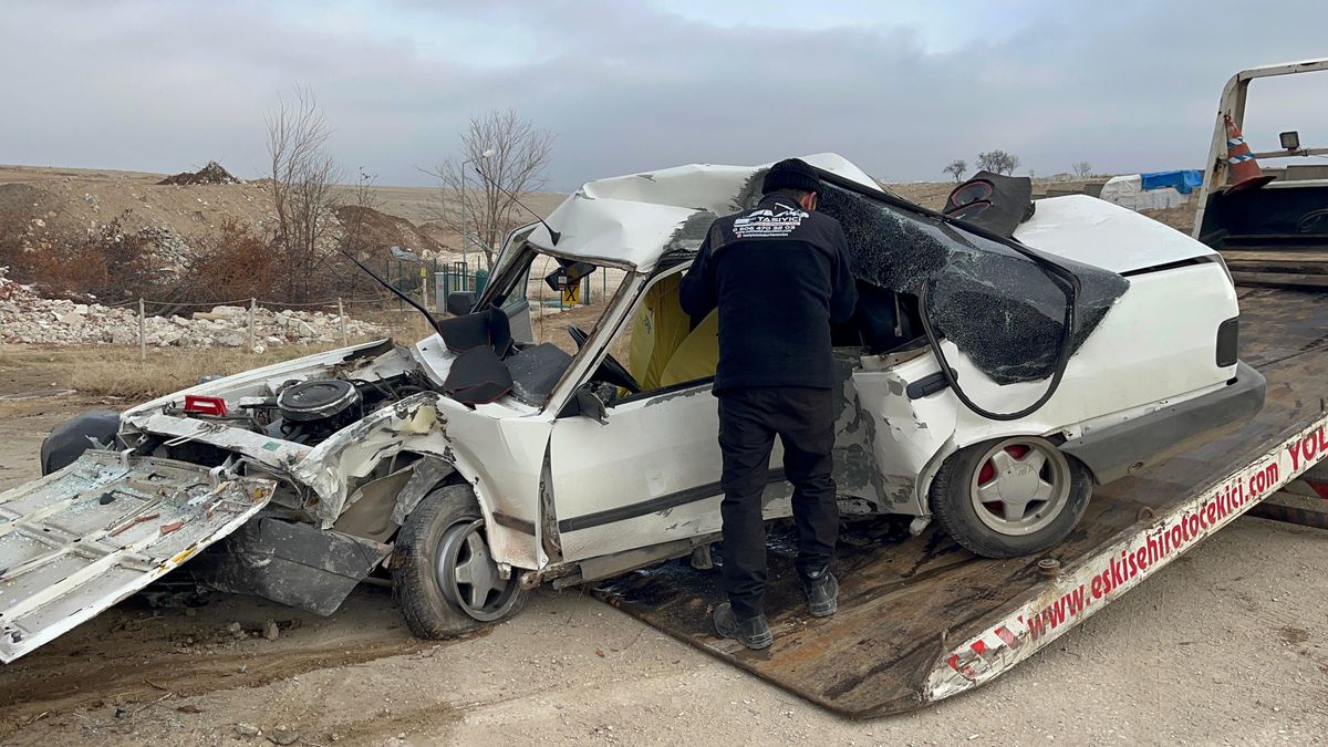 Eskişehir\'de Kaza: Genç Sürücü Mert Top Hayatını Kaybetti