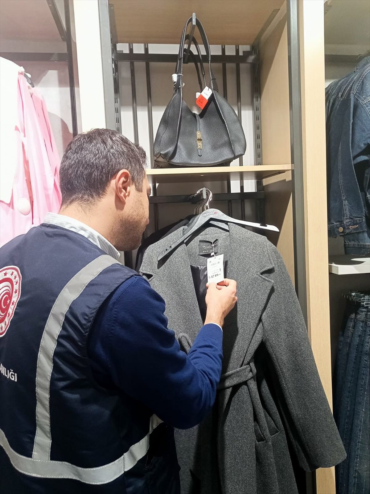 Eskişehir\'de Etiket Denetiminde 279 Bin Lira Cezalı