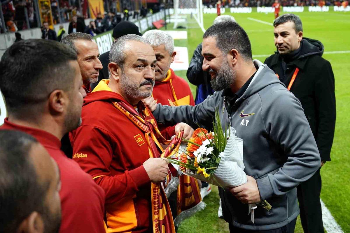 Galatasaray, Eyüpspor\'a 2 Değişiklikle Çıktı