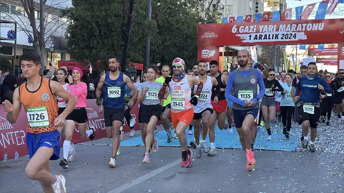 Gaziantep\'te Gazi Yarı Maratonu ve Halk Koşusu Başladı
