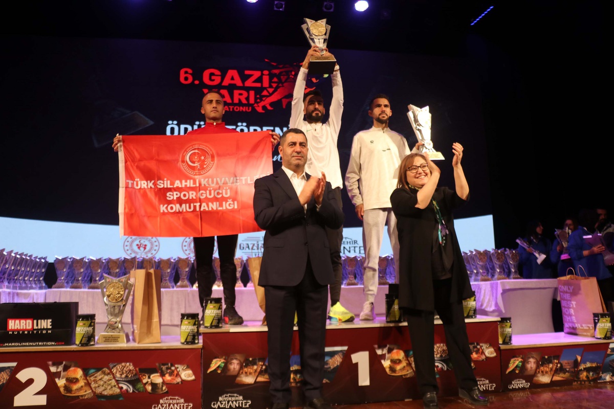 Gaziantep\'te Gazi Yarı Maratonu ve Halk Koşusu Ödül Töreni Gerçekleşti