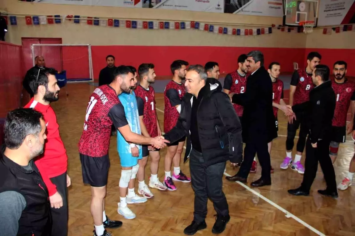 Erzurum Gençlik Spor Voleybol Kulübü Play-off\'a İlerliyor