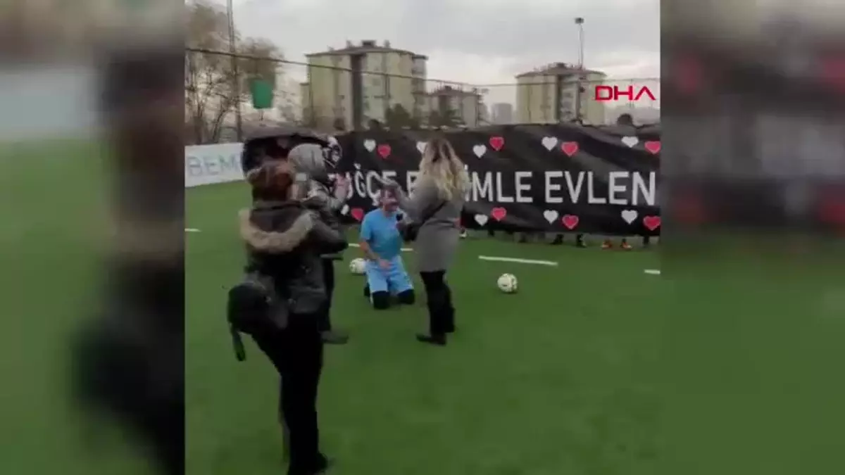 Görme engelli çift, futbolla hayata bağlandı