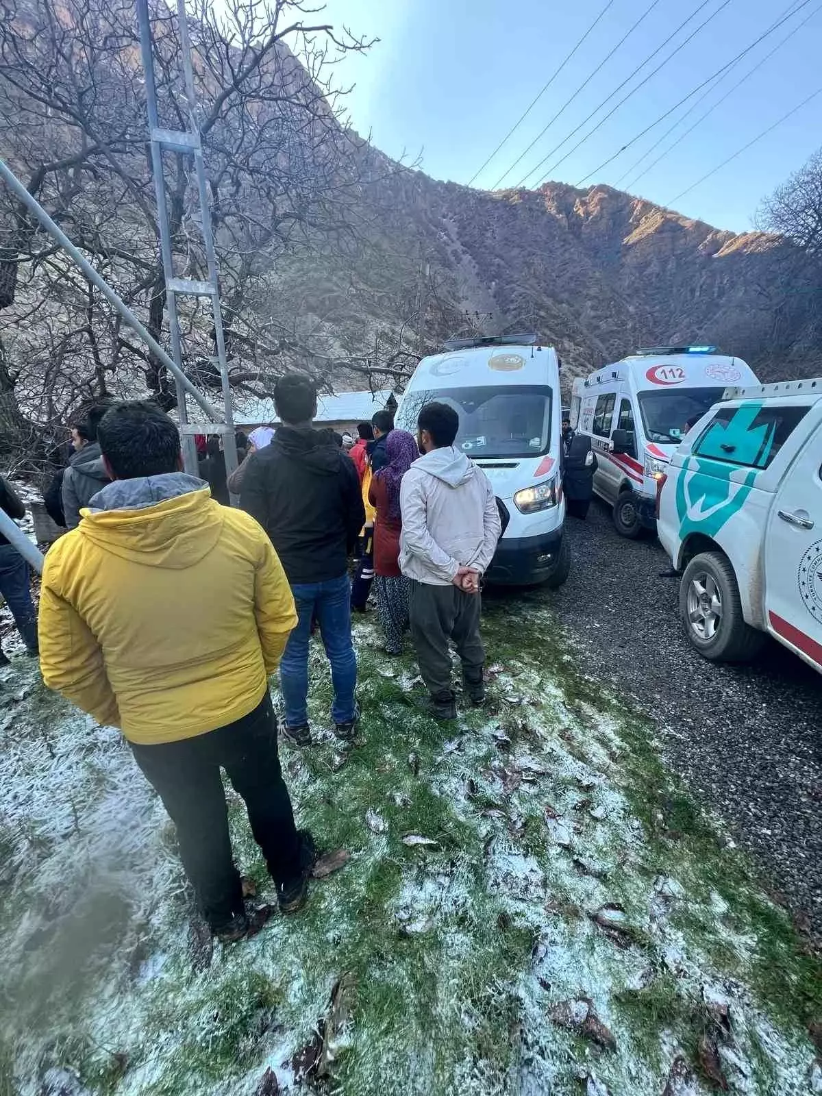 Hakkari\'de Dağda Düşme: Bir Genç Hayatını Kaybetti