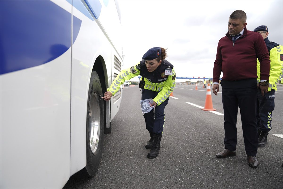 İstanbul\'da Kış Lastiği Denetimleri Başladı