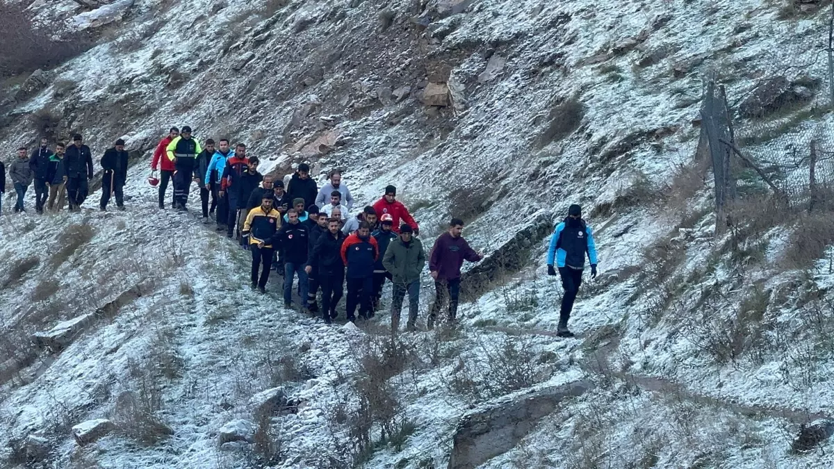 Koyun Otlatırken Düşen Genç Hayatını Kaybetti