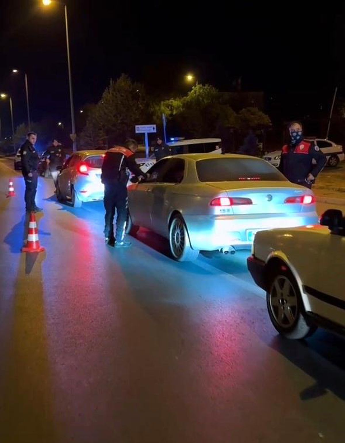 Kayseri\'de Şok Uygulama: 4 Bin 966 Kişi İncelendi