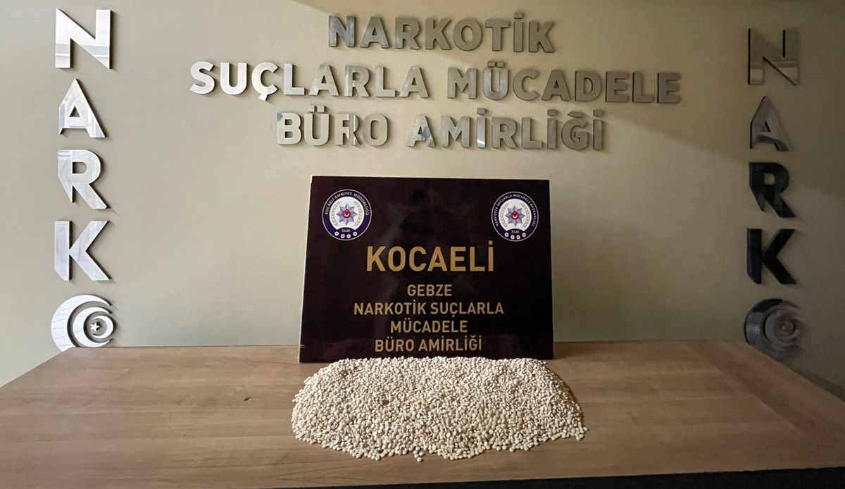 Kocaeli\'de Uyuşturucu Operasyonu: 17 Bin 757 Hap Ele Geçirildi
