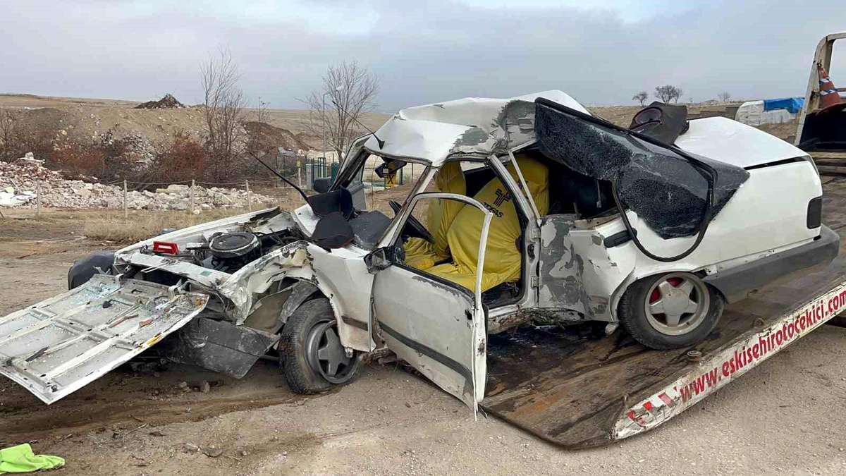 Eskişehir\'de Kaza: 18 Yaşındaki Mert Top Hayatını Kaybetti