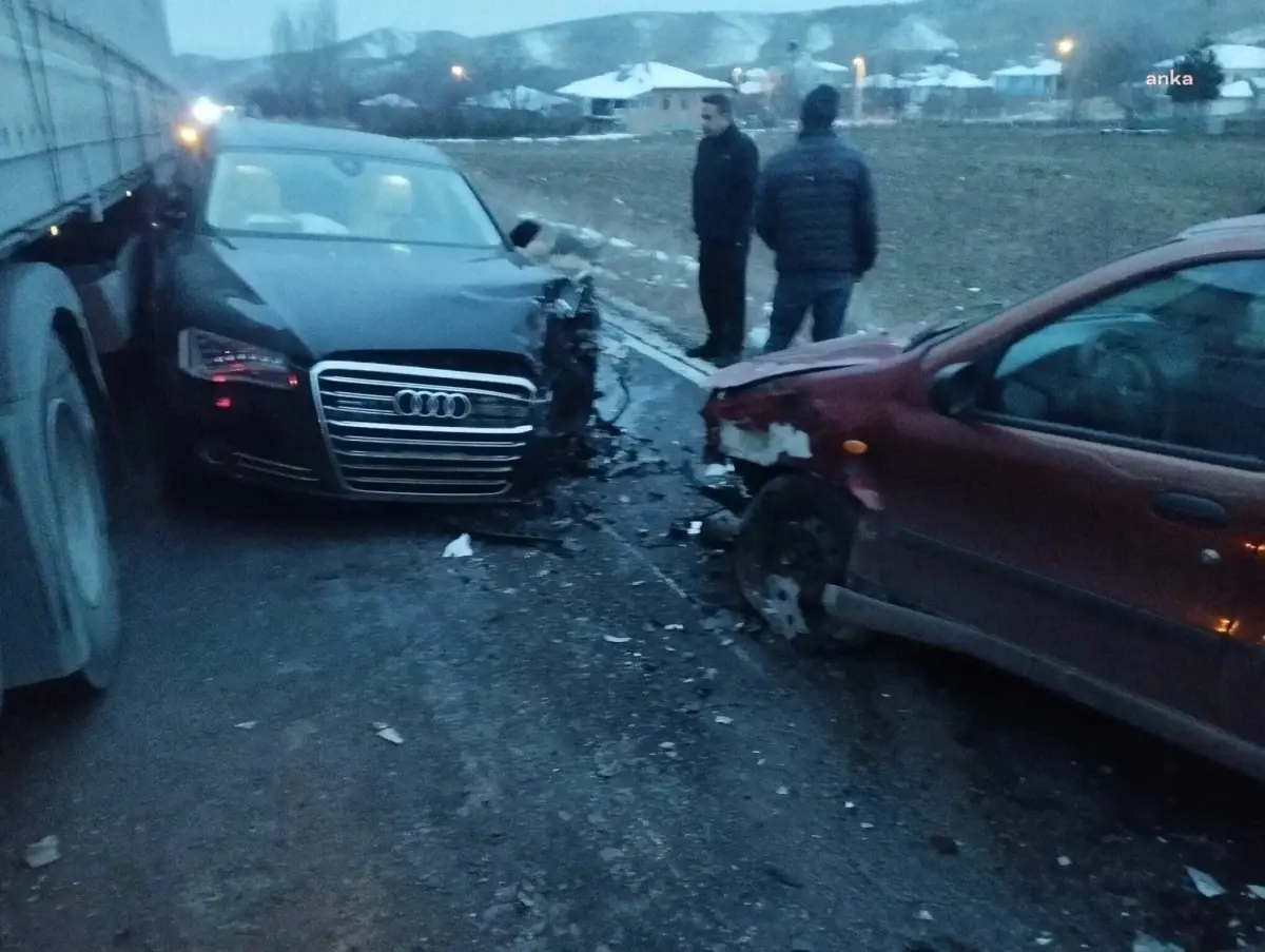 Tokat Belediye Başkanı Yazıcıoğlu Zincirleme Trafik Kazası Geçirdi