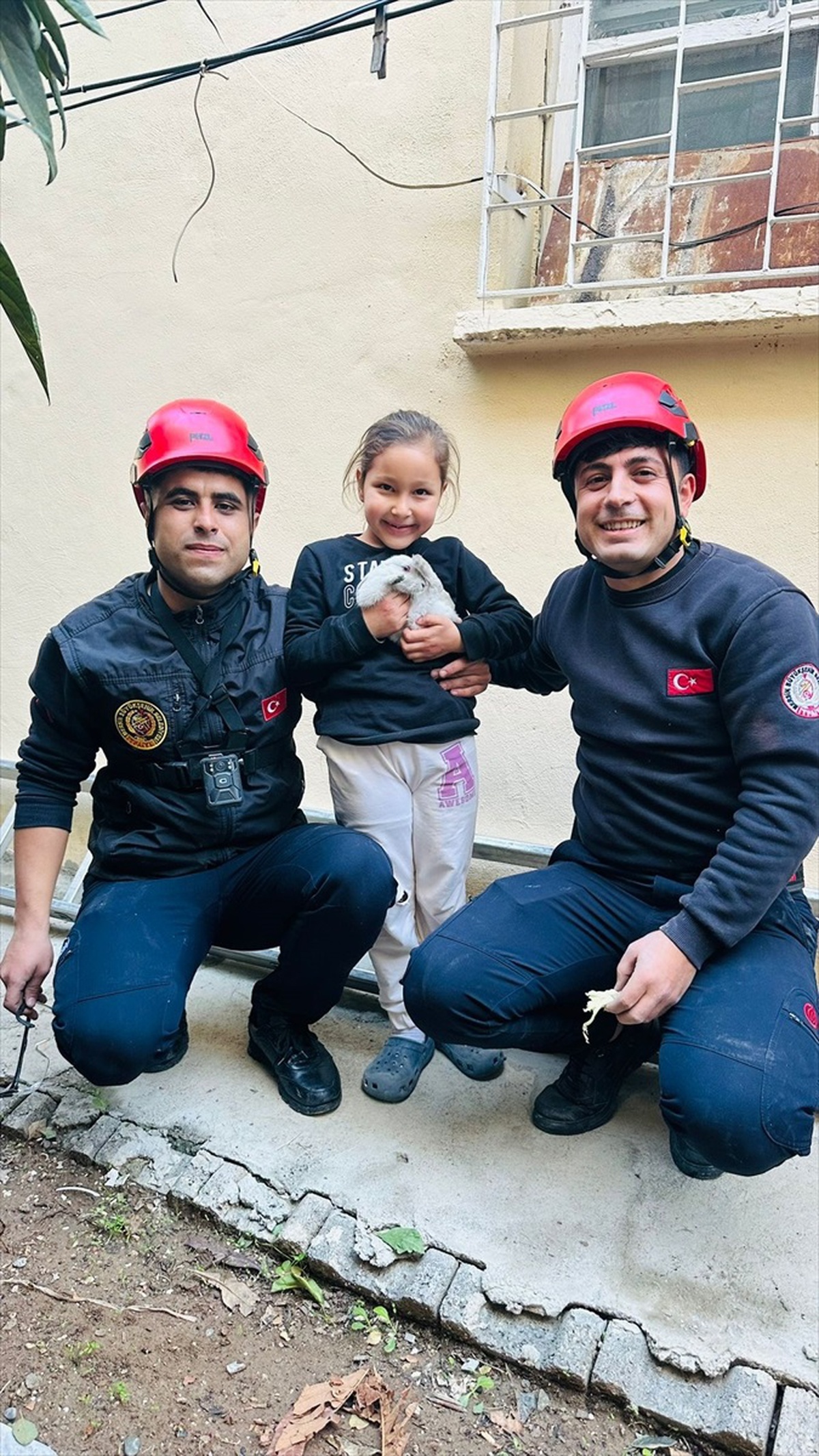 Tarsus\'ta Tavşan Bacadan Kurtarıldı
