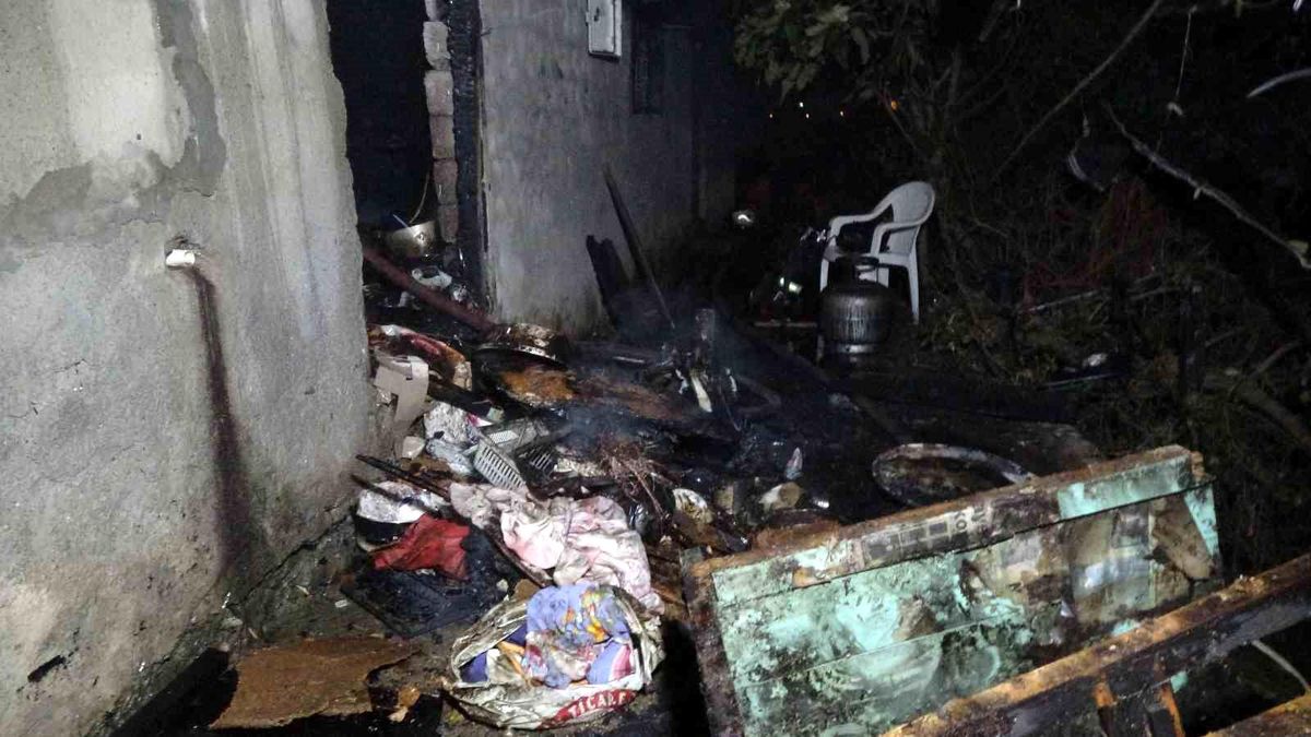 Alanya\'da Yangın: Engelli Kız Komşular tarafından Kurtarıldı