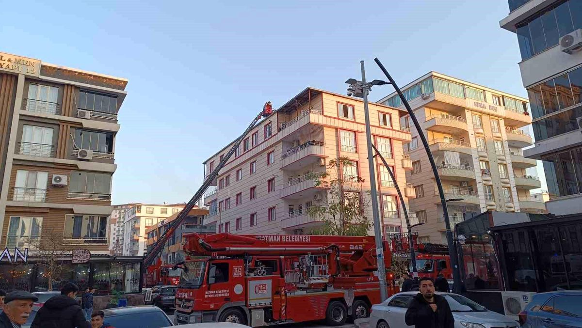 Batman\'da 6 Katlı Binada Yangın
