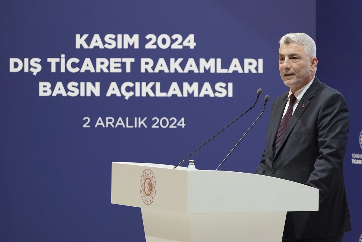 Ticaret Bakanı Bolat: İhracat Kasım\'da Sınırlı Azaldı, Dış Ticaret Açığı Düştü