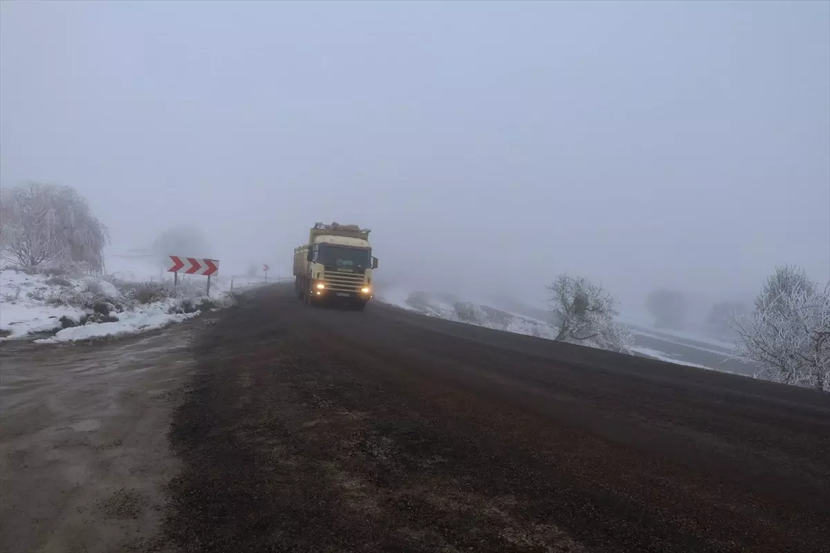 Çankırı\'da Sis Trafiği Olumsuz Etkiledi