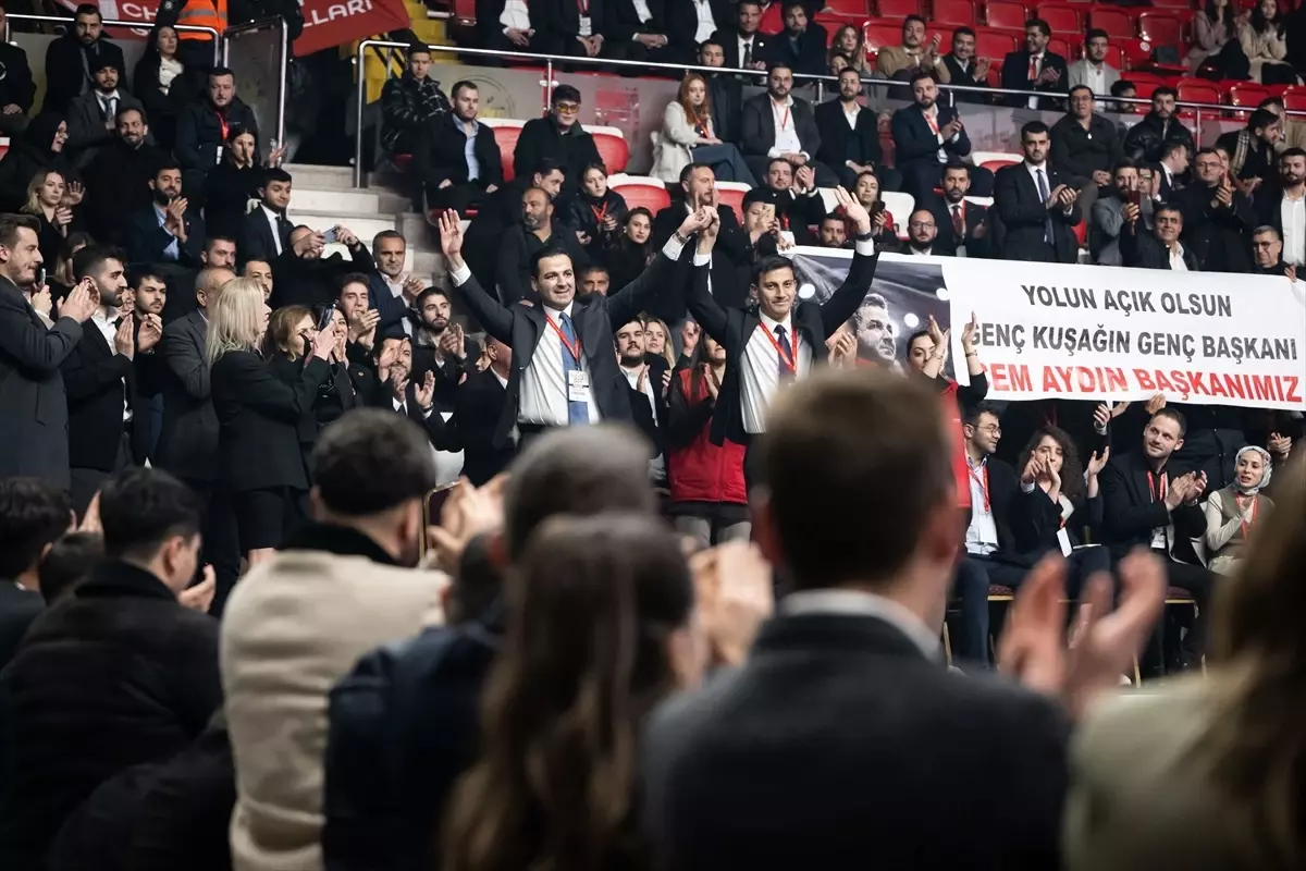 Cem Aydın, CHP Gençlik Kolları Başkanı Oldu