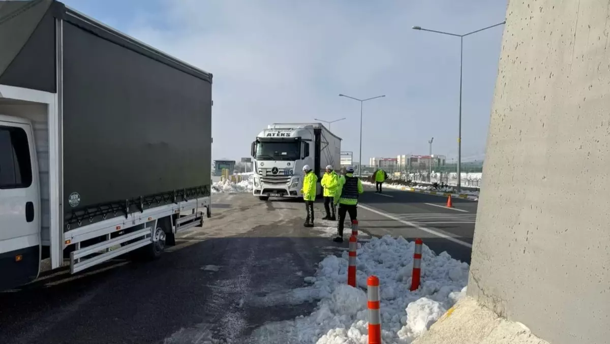 Erzincan\'da Kış Lastiği Denetimi Başladı