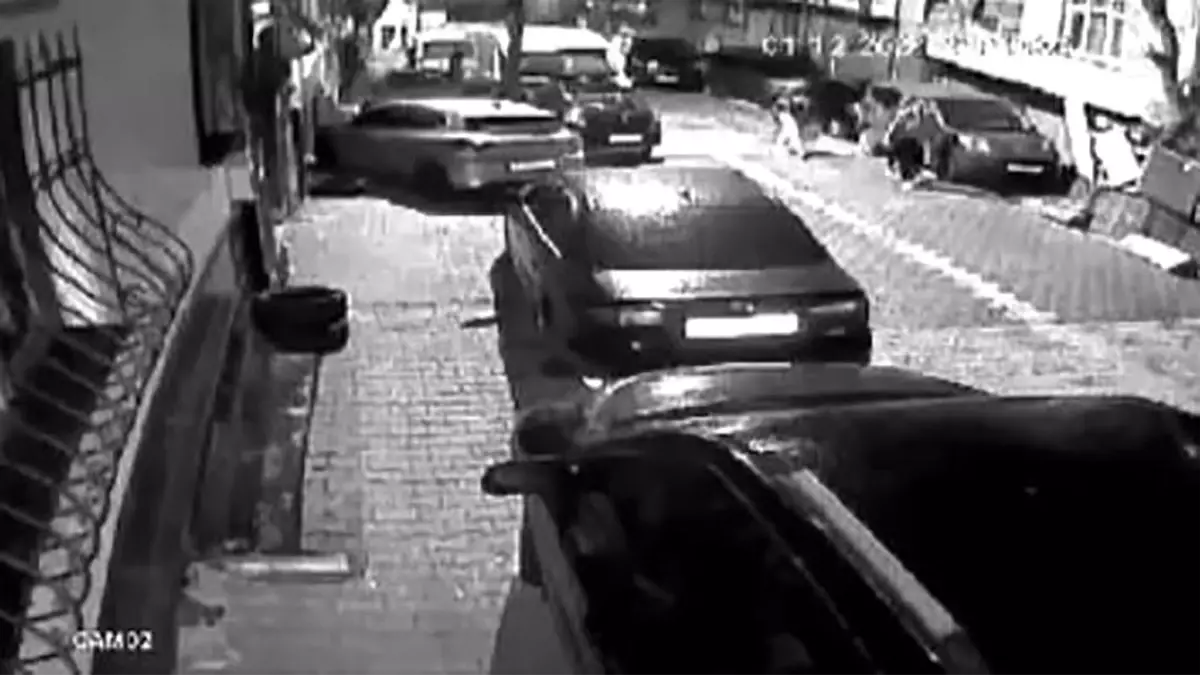 Esenyurt\'ta Polisle Şüpheli Arasında Silahlı Çatışma