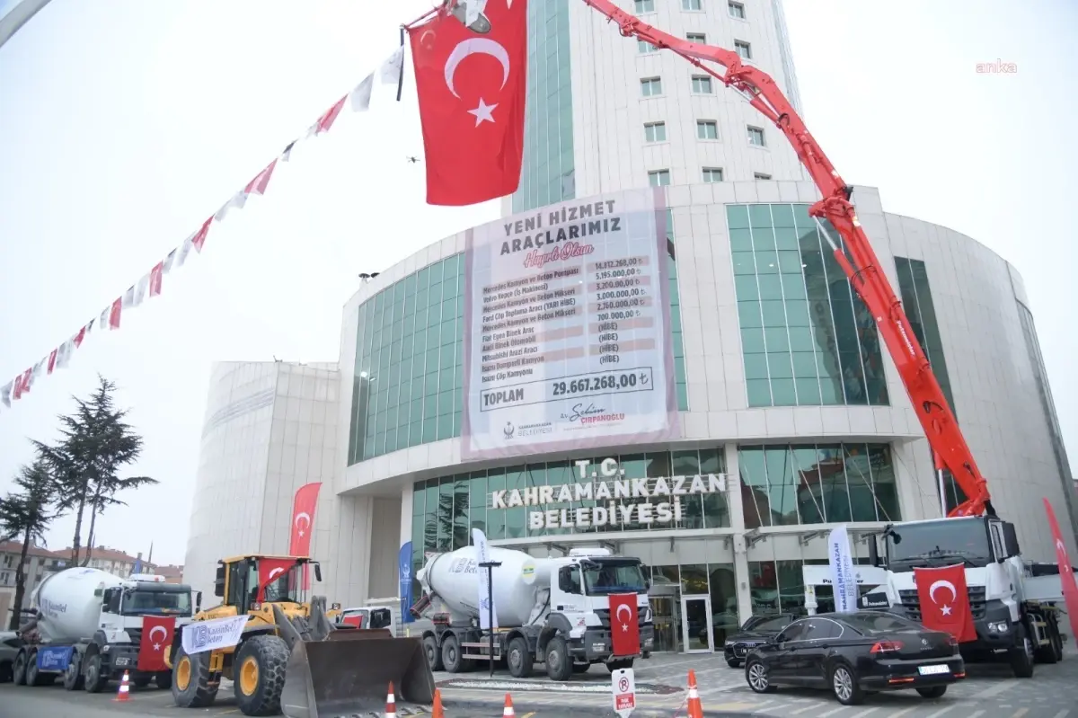 Kahramankazan Belediye Başkanı Çırpanoğlu, Yeni Hizmet Araçlarını Tanıttı