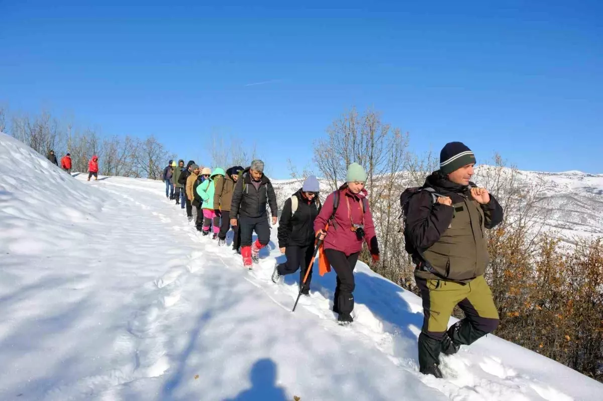 GÜDAK\'tan Kar Manzaralı Doğa Yürüyüşü