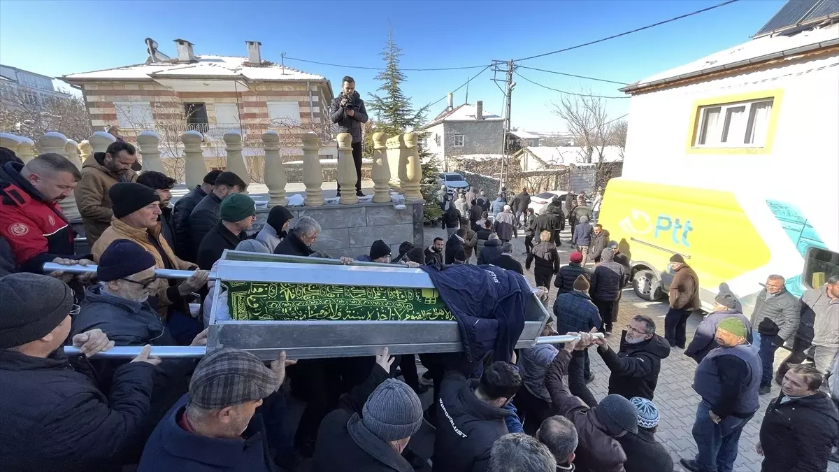 Kayseri\'de yangında ölen işçilerin cenazeleri defnedildi