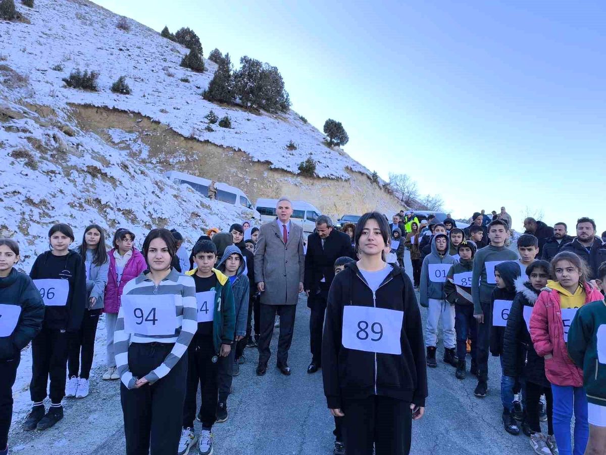 Yüksekova\'da Atletlerin Yeni Antrenman Yolu