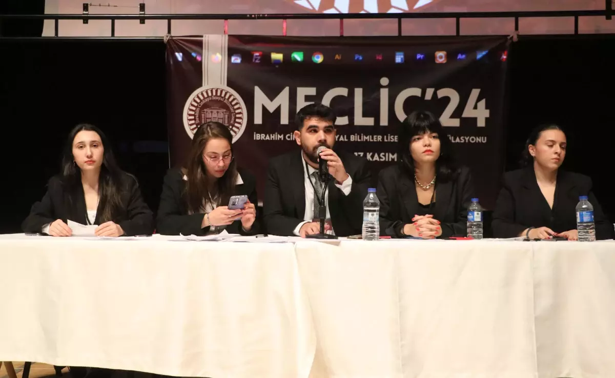 Denizli\'de Lise Öğrencileri TBMM Simülasyonu Yaptı