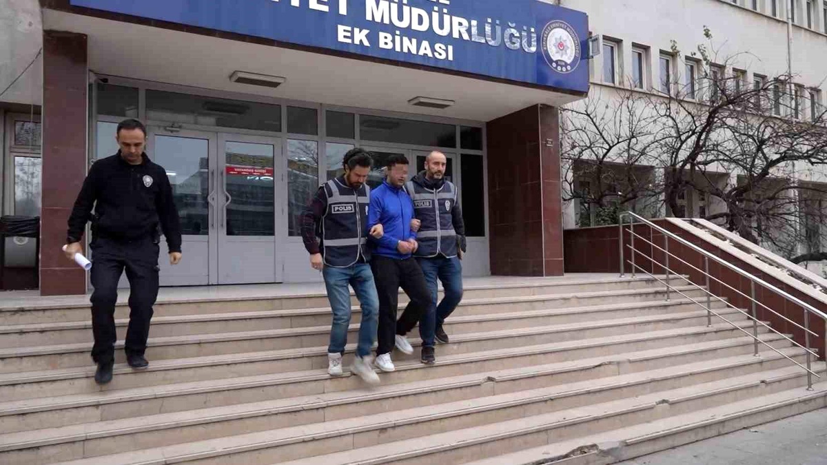 Kırıkkale\'de Firari Hükümlü Bazadan Yakalandı