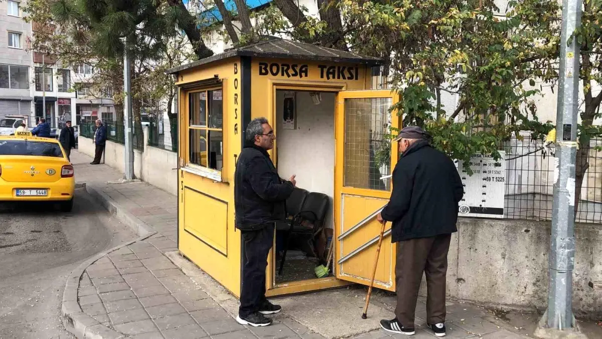 Taksiciler Durağın Taşınmasını İstiyor