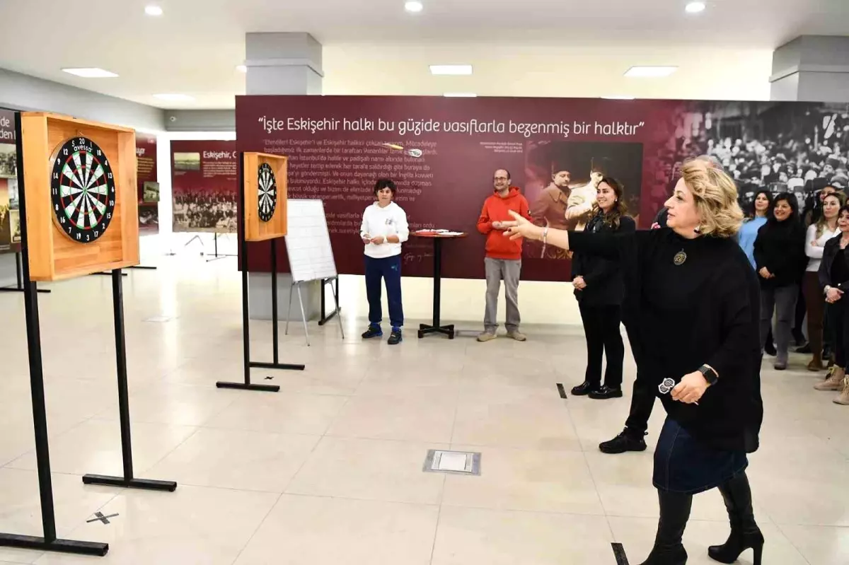 Tepebaşı Belediyesi\'nden Dünya Kadın Hakları Günü\'ne Özel Dart Turnuvası