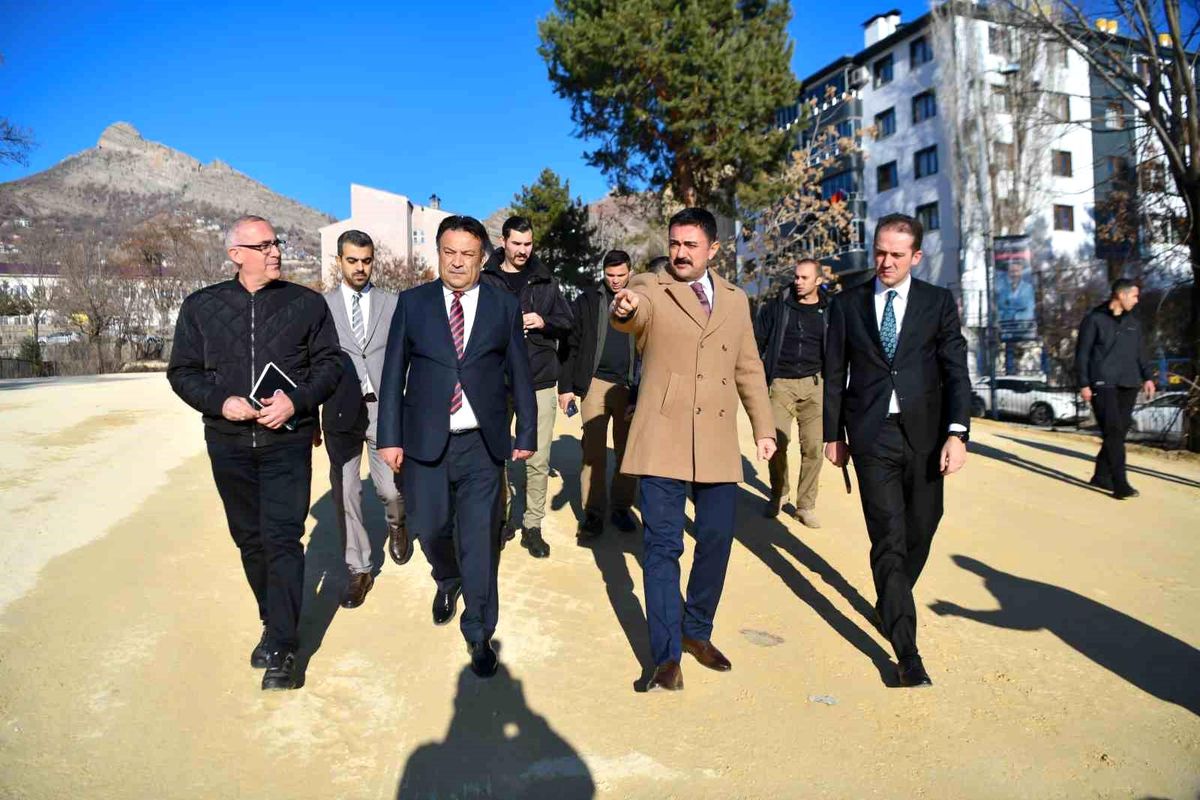 Tunceli\'de Eski Okul Alanı Otoparka Dönüştürüldü