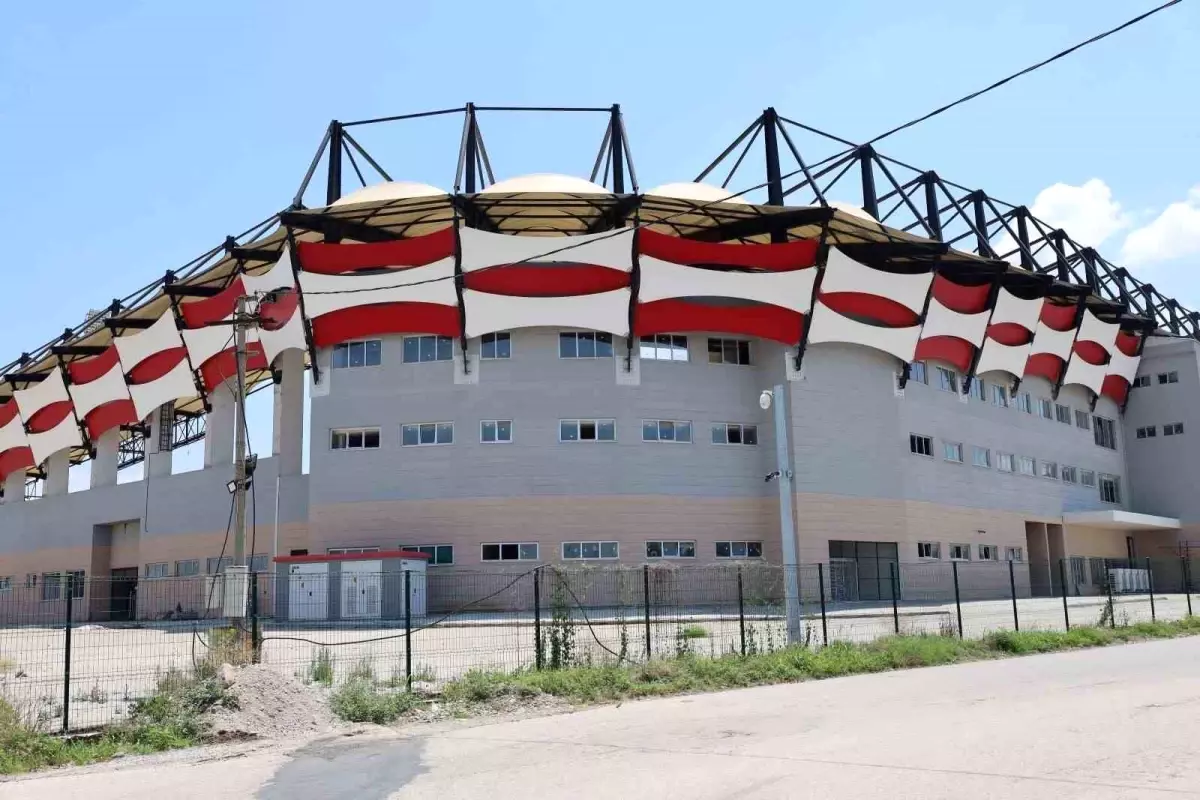 Turgutlu Stadyumu Nihayet Açılıyor