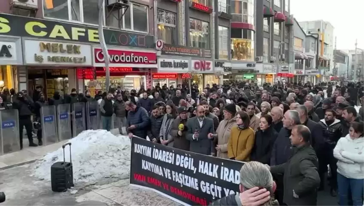 Van Emek ve Demokrasi Platformu Kayyum Atamalarına Karşı Protesto Düzenledi