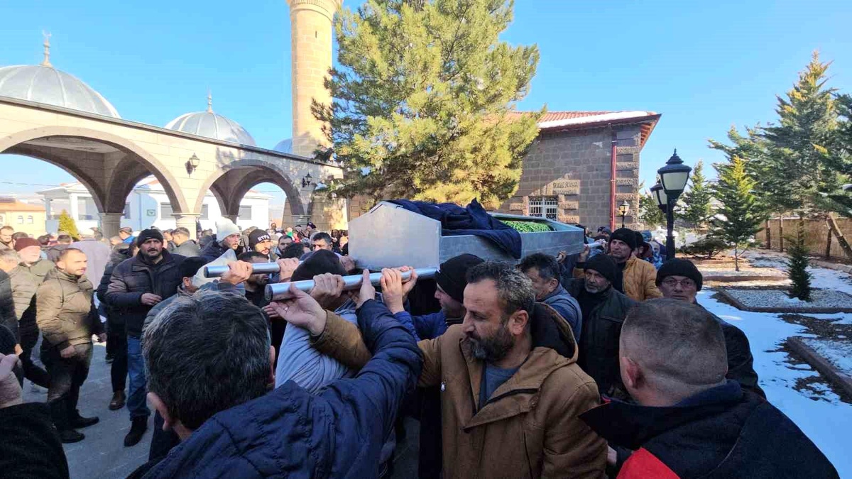 Yangında Hayatını Kaybeden İşçi Uğurlandı