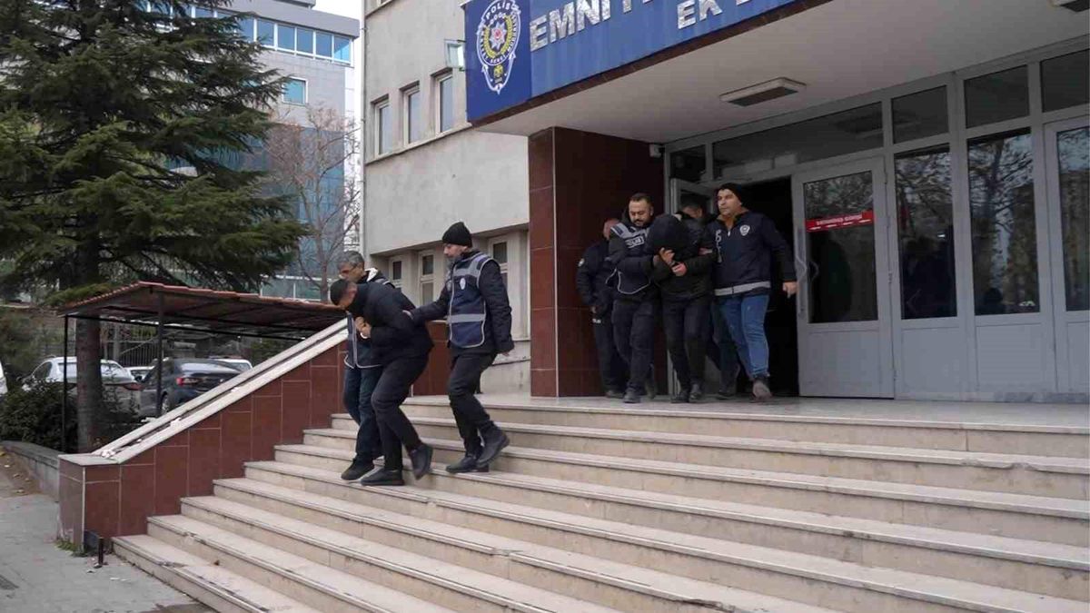 Kırıkkale\'de Cinayet: Oğul ve Baba Tutuklandı