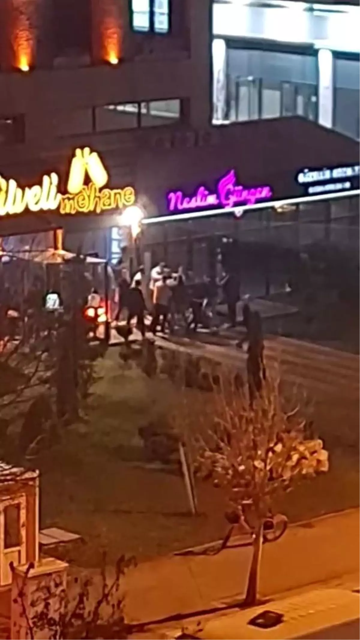 Eskişehir'de Alkollü Mekan Önünde Kavga