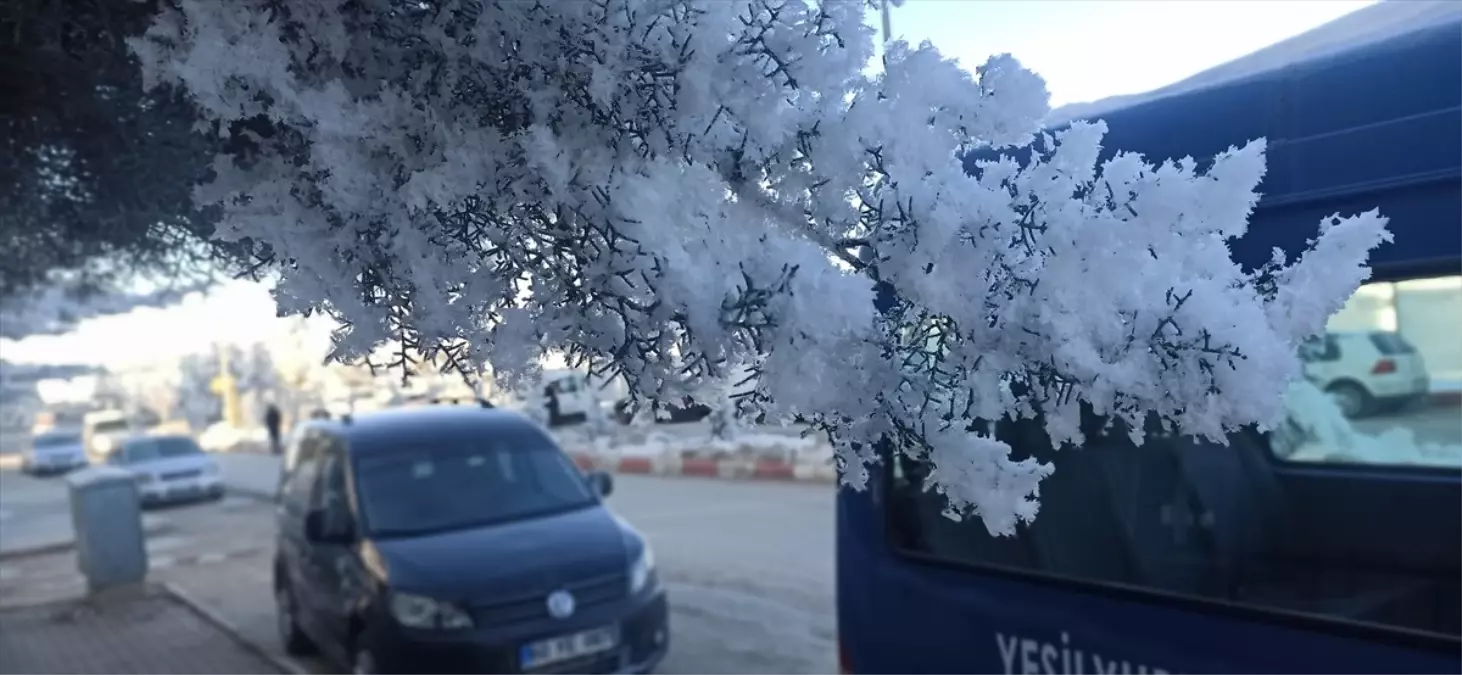 Yeşilyurt\'ta Soğuk Hava Etkili