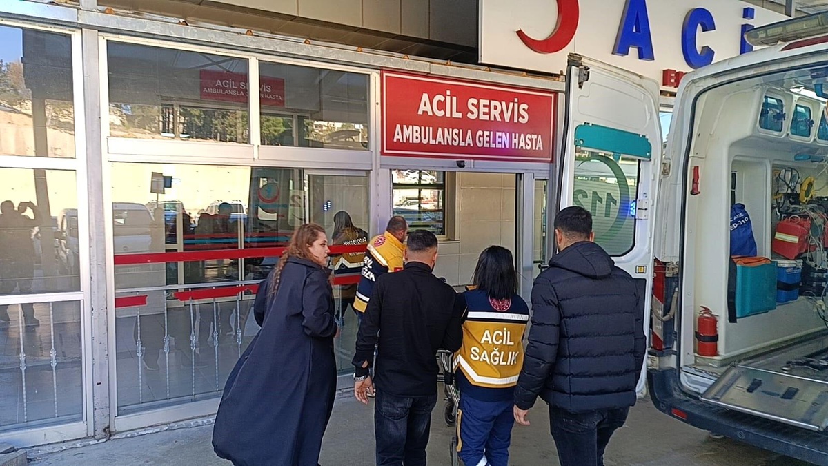 Kozan\'da Kadın Araç Çarpmasıyla Yarılandı