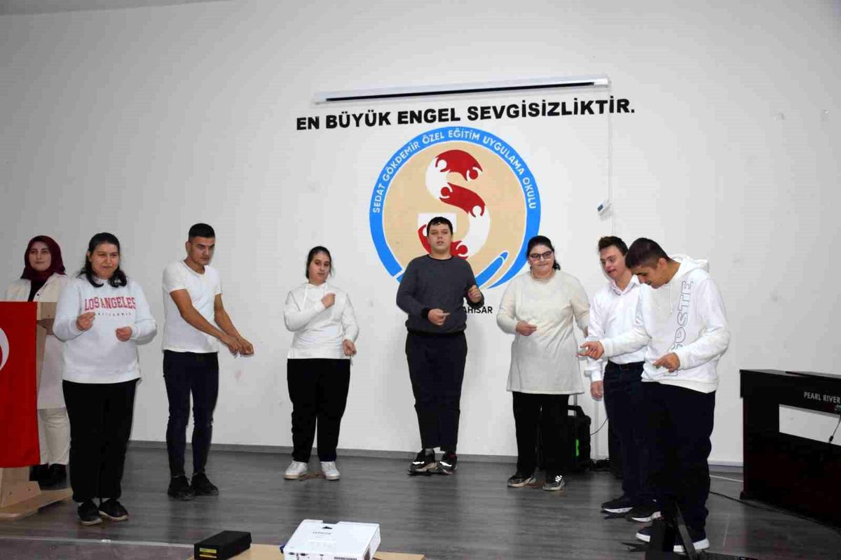 Engelliler Günü\'nde Farkındalık Etkinliği